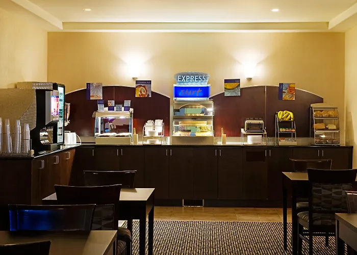 Romantic hotels Holiday Inn Express & Suites-Regina-South By Ihg